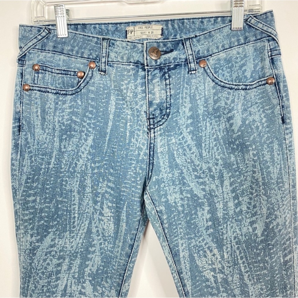 Free People Skinny Jeans with Vintage Wash Size 29